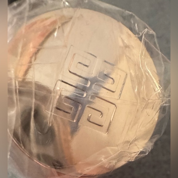 NEW GIVENCHY Beauty Novelty Kabuki Brush Rosegold Toned Handle White & Peach - Picture 7 of 7